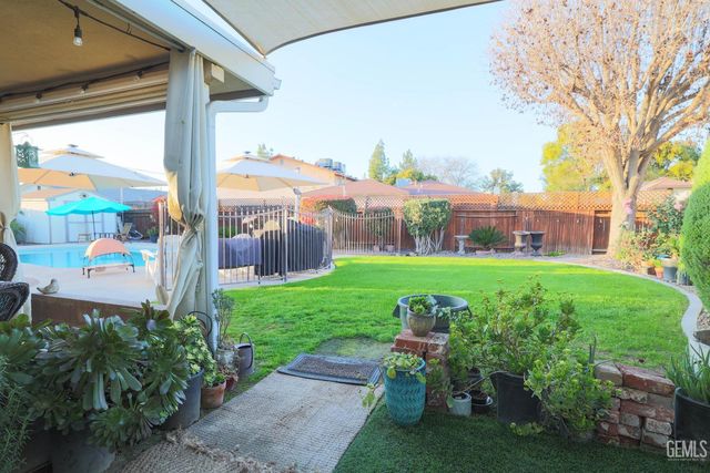 6512 Chewacan Drive, Bakersfield, CA 93309