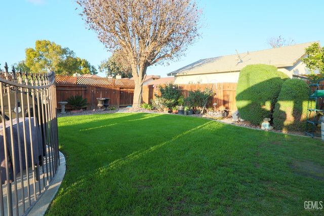 6512 Chewacan Drive, Bakersfield, CA 93309