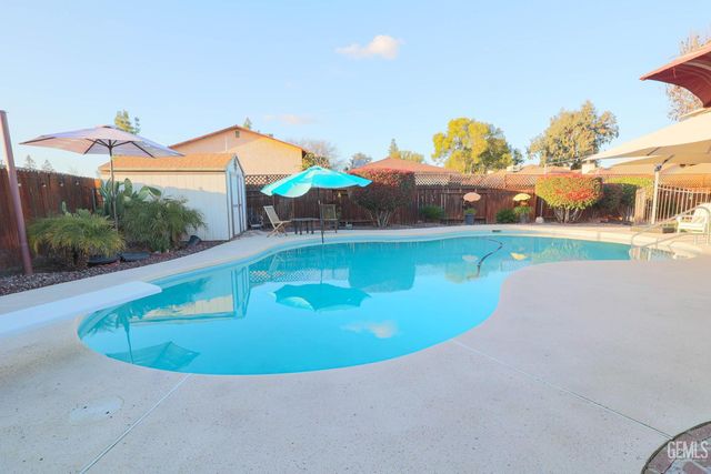 6512 Chewacan Drive, Bakersfield, CA 93309