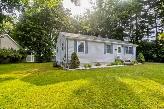 30 Dale St, Holyoke, MA 01040