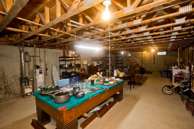 30 Dale St, Holyoke, MA 01040