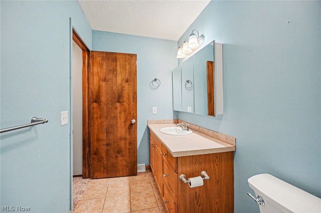 7090 Bristlewood Drive H, Concord, OH 44077