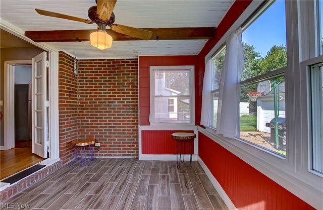 21870 Seabury Avenue, Fairview Park, OH 44126