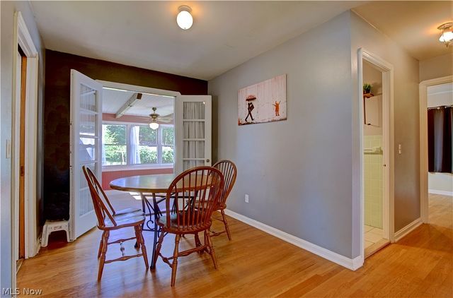 21870 Seabury Avenue, Fairview Park, OH 44126