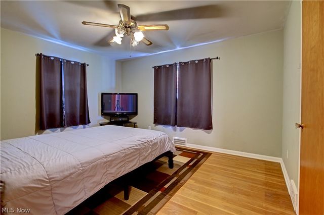21870 Seabury Avenue, Fairview Park, OH 44126