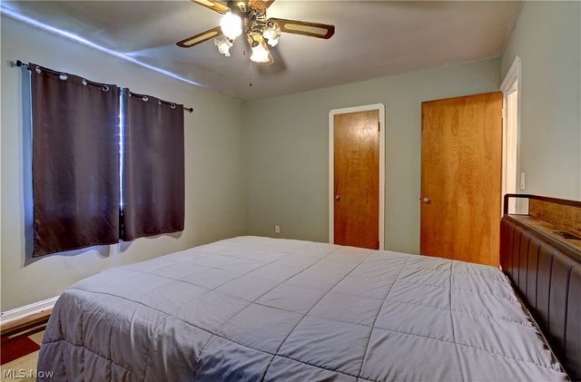 21870 Seabury Avenue, Fairview Park, OH 44126