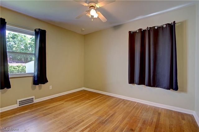 21870 Seabury Avenue, Fairview Park, OH 44126