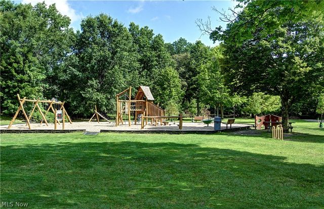 21870 Seabury Avenue, Fairview Park, OH 44126
