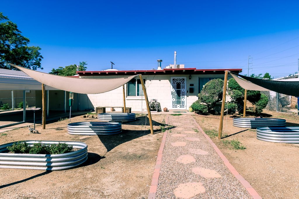 1313 Lester Drive NE, Albuquerque, NM 87112