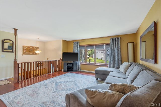 5379 Vineyard Drive, Clay, NY 13041