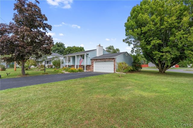 5379 Vineyard Drive, Clay, NY 13041