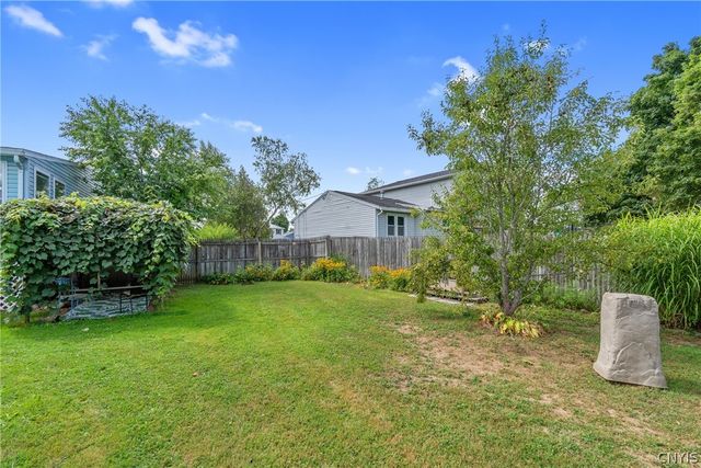 5379 Vineyard Drive, Clay, NY 13041