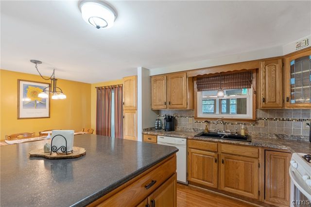 5379 Vineyard Drive, Clay, NY 13041