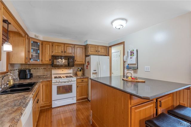 5379 Vineyard Drive, Clay, NY 13041