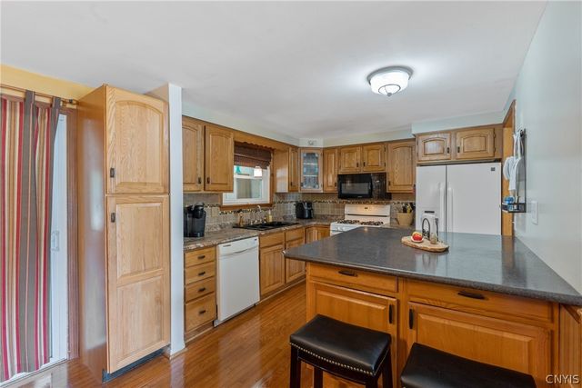 5379 Vineyard Drive, Clay, NY 13041