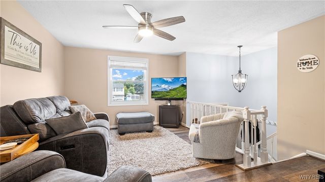 6558 Royal Parkway South, Lockport Town, NY 14094