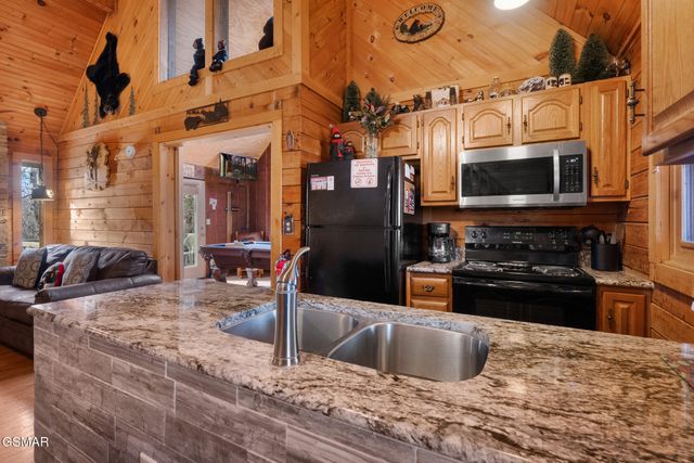 1518 Ridgecrest Drive, Sevierville, TN 37876