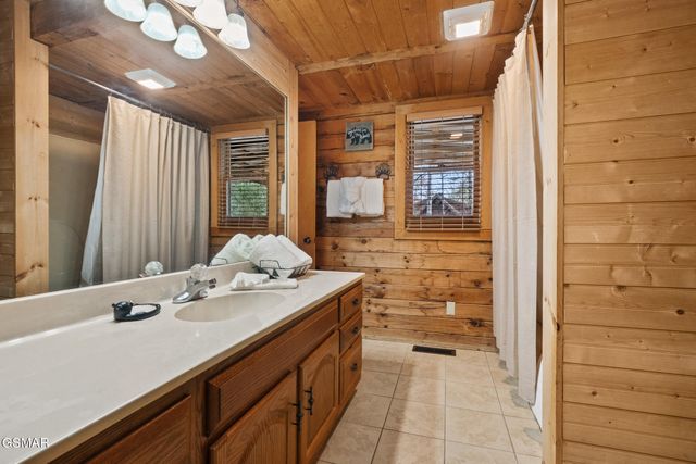 1518 Ridgecrest Drive, Sevierville, TN 37876