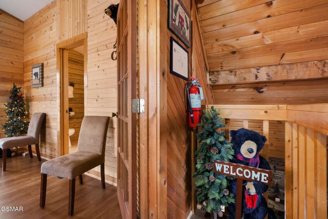 1518 Ridgecrest Drive, Sevierville, TN 37876