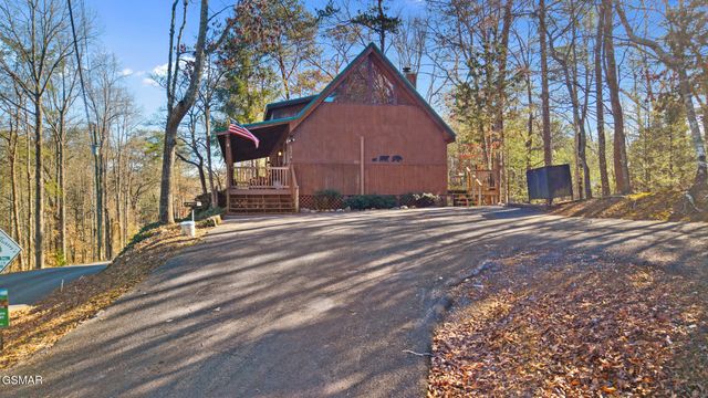 1518 Ridgecrest Drive, Sevierville, TN 37876