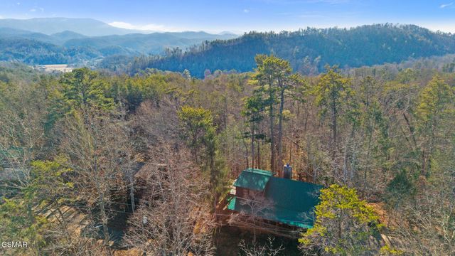 1518 Ridgecrest Drive, Sevierville, TN 37876