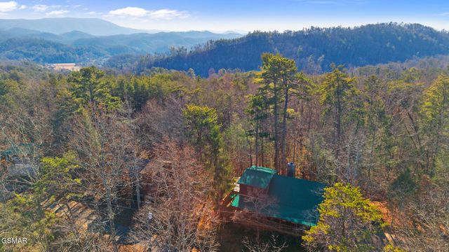 1518 Ridgecrest Drive, Sevierville, TN 37876