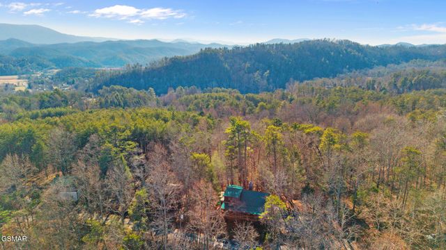 1518 Ridgecrest Drive, Sevierville, TN 37876