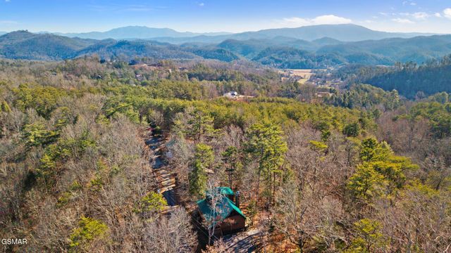 1518 Ridgecrest Drive, Sevierville, TN 37876