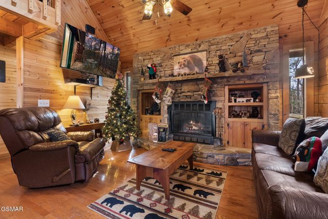 1518 Ridgecrest Drive, Sevierville, TN 37876