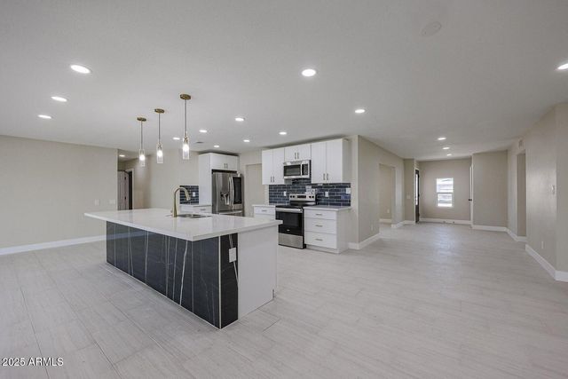 13221 W MESA VERDE Drive, Sun City West, AZ 85375