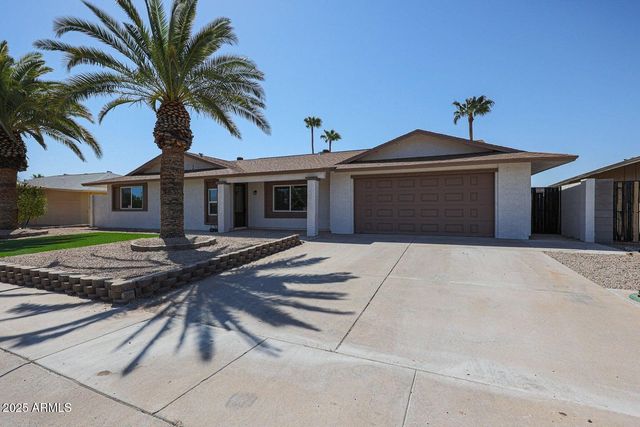 13221 W MESA VERDE Drive, Sun City West, AZ 85375