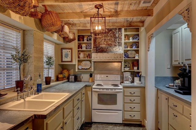 3965 E Hwy 27, Kerrville, TX 78028