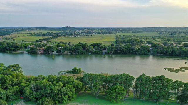3965 E Hwy 27, Kerrville, TX 78028