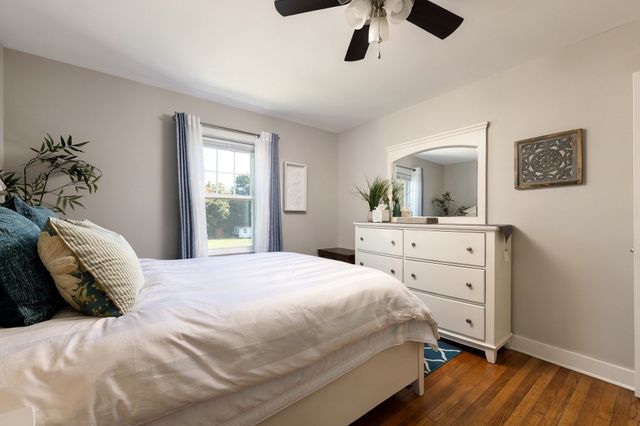 14 Macomber Ave, Dartmouth, MA 02747