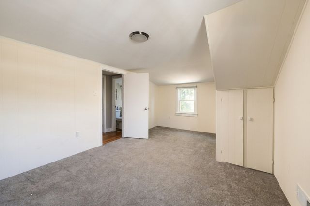 14 Macomber Ave, Dartmouth, MA 02747