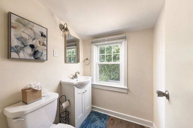 14 Macomber Ave, Dartmouth, MA 02747