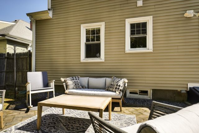 14 Macomber Ave, Dartmouth, MA 02747