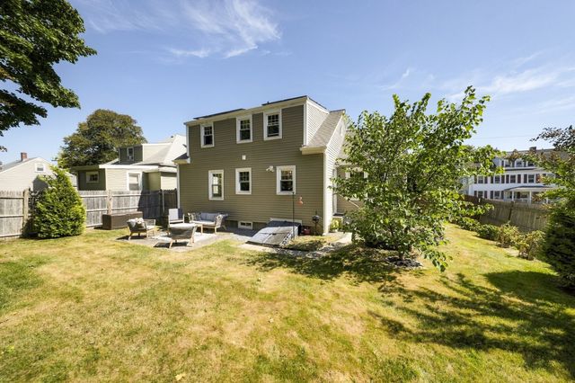 14 Macomber Ave, Dartmouth, MA 02747