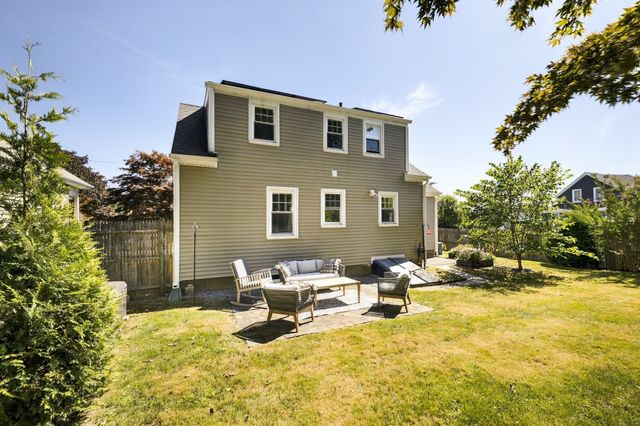 14 Macomber Ave, Dartmouth, MA 02747
