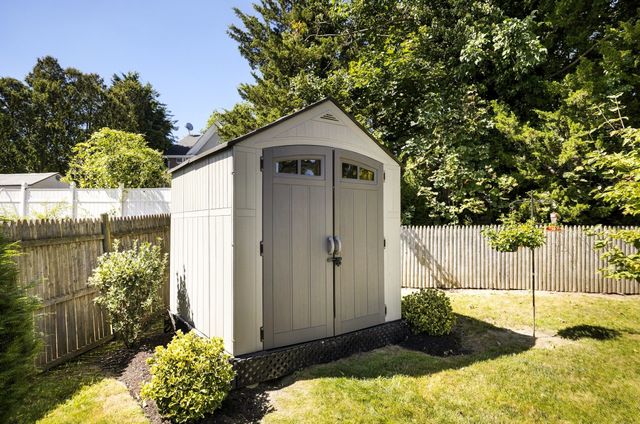 14 Macomber Ave, Dartmouth, MA 02747