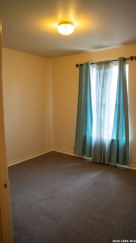 2130 KEYSTONE DR, New Braunfels, TX 78130