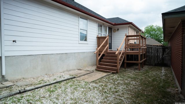 2130 KEYSTONE DR, New Braunfels, TX 78130