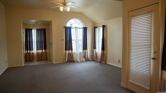 2130 KEYSTONE DR, New Braunfels, TX 78130