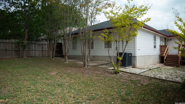 2130 KEYSTONE DR, New Braunfels, TX 78130