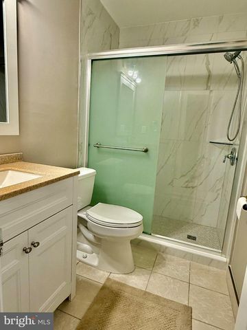 12 GLAZEBROOK CT, Gaithersburg, MD 20878