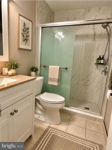 12 GLAZEBROOK CT, Gaithersburg, MD 20878