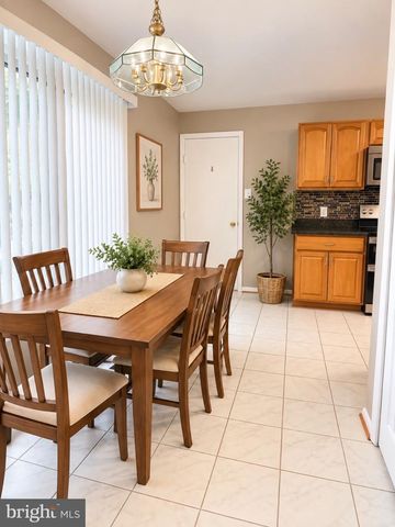 12 GLAZEBROOK CT, Gaithersburg, MD 20878