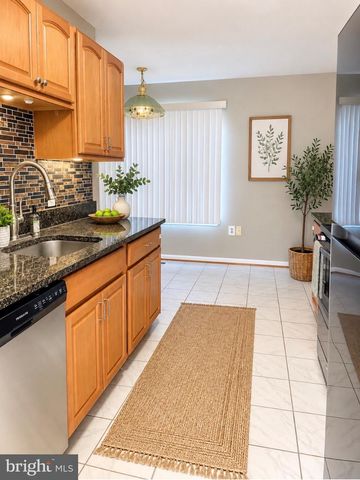 12 GLAZEBROOK CT, Gaithersburg, MD 20878