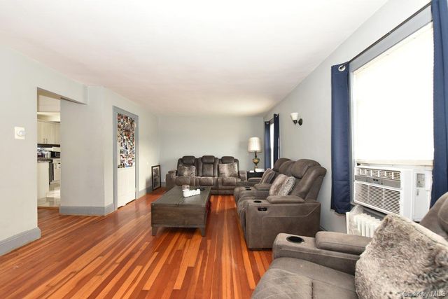 116 15th Avenue, West Babylon, NY 11704