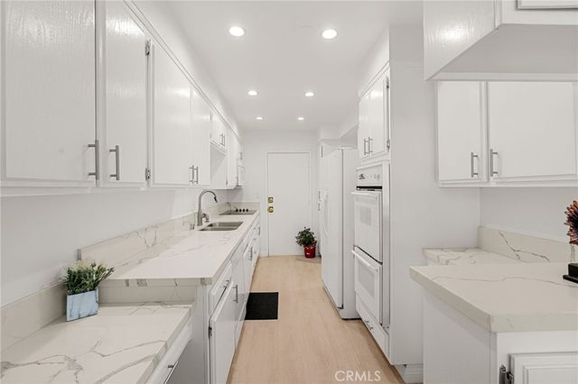 4647 Willis, Sherman Oaks, CA 91403